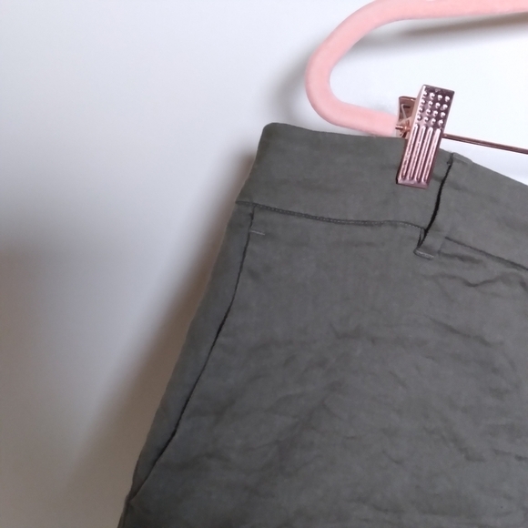 Market & Spruce Neutral Olive Green Linen Blend Shorts Size 14W - Picture 3 of 10